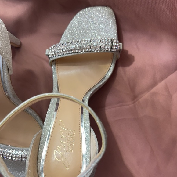 🌸Jewel Badgley Mischka Ranya Sandal🌸 - Picture 7 of 9